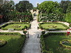 Blick über die Gärten im Palazzo Parisio