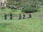 Tibeterinnen nach ihren Gebeten